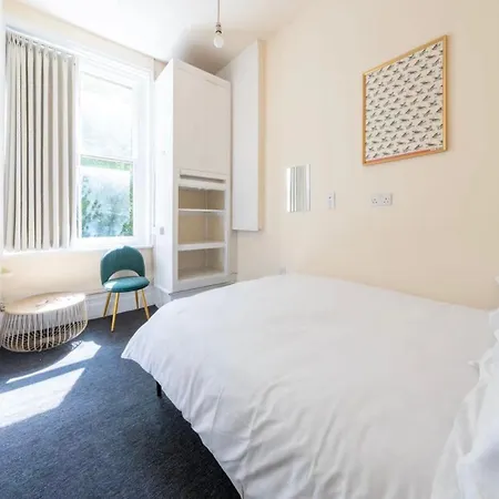 Spacious Double Room In Camden Town